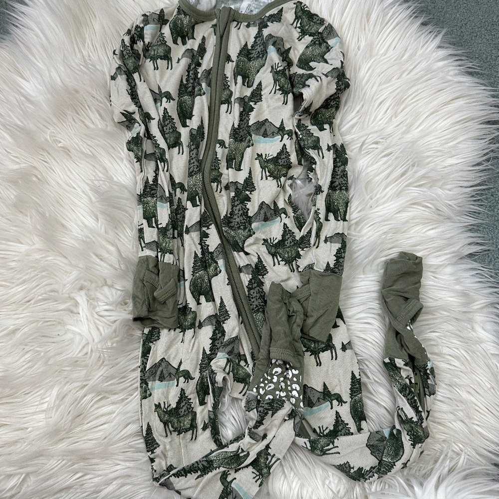 Laree + Co Forest bear print zippy